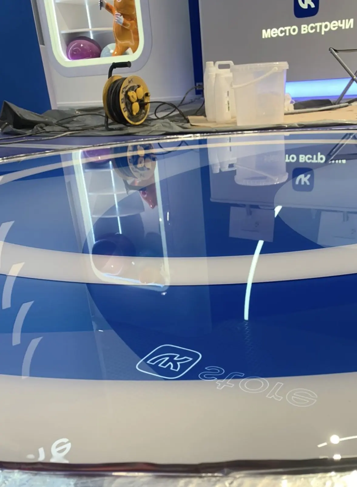 Наливной эпоксидный пол в VK Store, Сочи